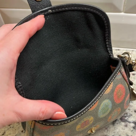 Dooney & Bourke Wristlet EUC - Picture 7 of 10